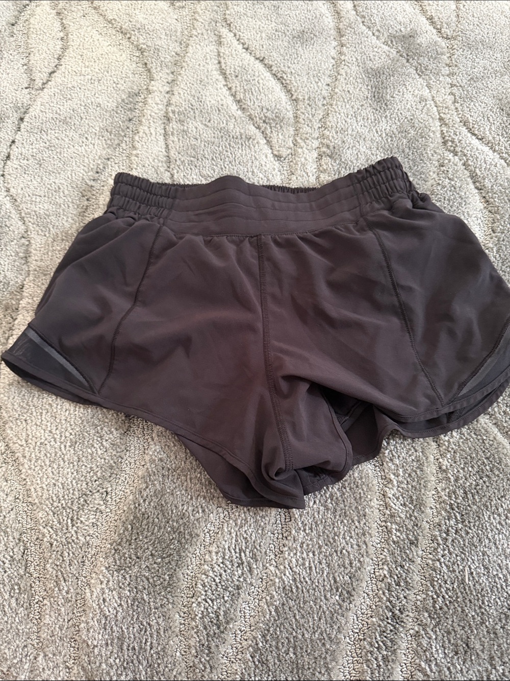 lululemon athletica Women's Charcoal black size 6 running  Athletic Shorts